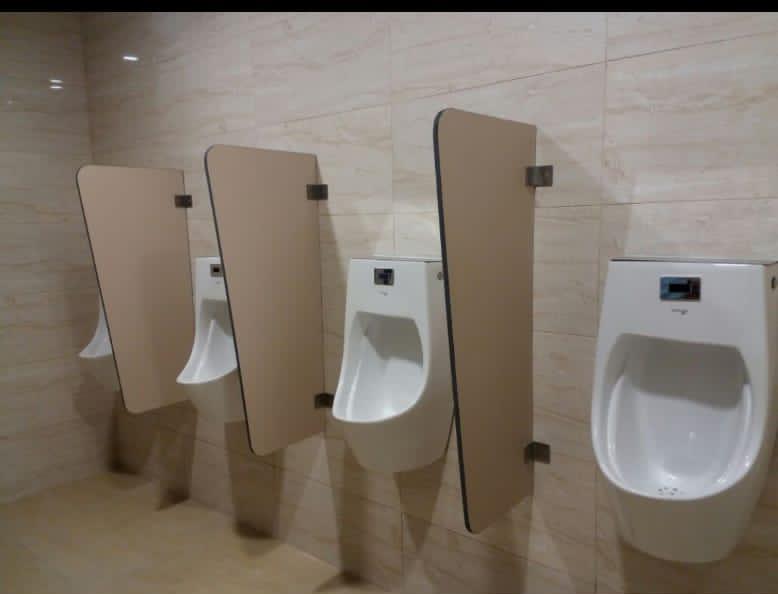 Hygienic HPL Urinal Partitions