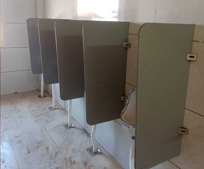urinal partition board